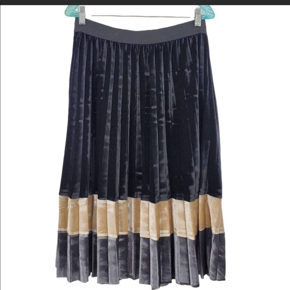 NWT Molly Bracken brushed velour pleated midi-skirt size XS/S